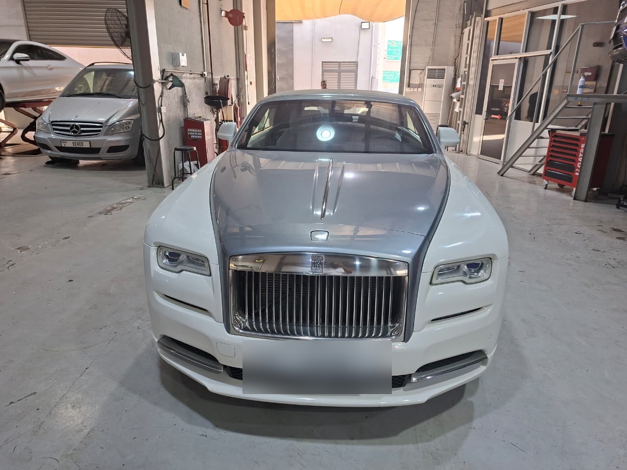 Rolls-Royce front grille detail